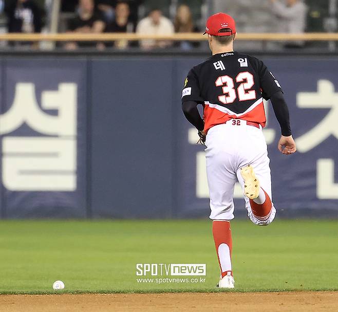 ▲ 데일은 올 시즌 벌써 7개의 실책을 기록하며 수비에서 좋은 평가를 받지 못하고 있다 ⓒ곽혜미 기자