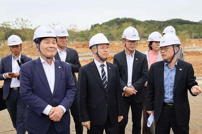 여수박람회장 준비상황 점검하는 민형배 민주당 예비후보 [민형배 후보 측 제공. 재판매 및 DB 금지]