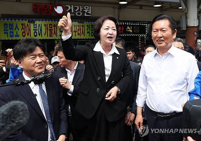 모란시장 방문한 정청래·추미애·김용 [연합뉴스 자료사진]