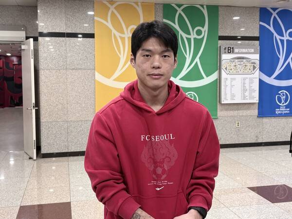 경기 후 믹스트존에서 기자 인터뷰에 응하는 서울FC 최준. /사진=STN 조영채 기자