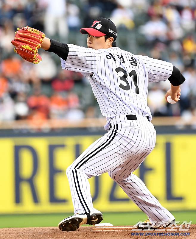 23일 잠실구장에서 열린 LG와 한화의 경기. LG 이정용이 역투하고 있다. 잠실=박재만 기자 pjm@sportschosun.com/2026.04.23/