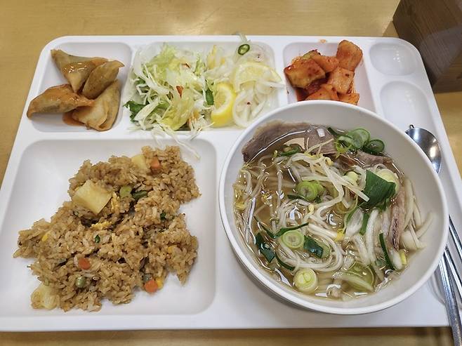 오늘의 국회 점심 메뉴 (본인 촬영)