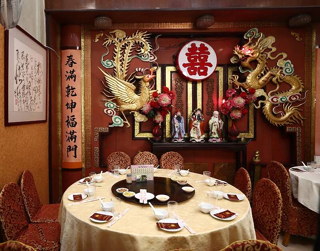 1954년 문을 연 노포 ‘록하우푹’의 실내. 박미향 기자