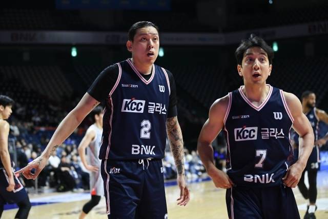 최준용(좌)과 허훈은 최고의 퍼포먼스로 KCC의 4강 진출을 이끌었다. 사진=KBL 제공