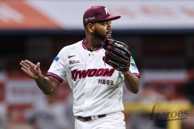 22일 승리 투수가 된 알칸타라./키움 히어로즈