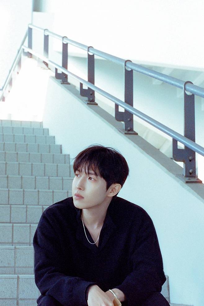 '지금 데리러 갈게'는 김재환이 "제대로" 해 보고 싶었던 록 발라드 장르 곡이다. 웨이크원 제공