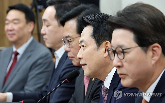 장동혁 대표, 최고위 모두발언 (서울=연합뉴스) 이동해 기자 = 국민의힘 장동혁 대표가 23일 국회에서 열린 최고위원회의에서 모두발언을 하고 있다. 2026.4.23 eastsea@yna.co.kr