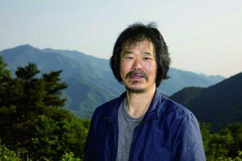 ◇영월 망경대산에서 시작(詩作) 활동을 하고 있는 유승도 시인.