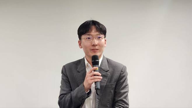 우 대표는 포항공대 학부, 미국 대학원, 한국 연구소, 다시 미국 IBM 연구소를 거쳐 창업에 이르렀다고 소개했다. 처음부터 한국과 미국 가운데 어디를 전략적으로 고른 사례라기보다, 미국에 있는 동안 창업을 결심해 자연스럽게 미국에서 회사를 세우게 됐다는 것이다. (사진=테크42)