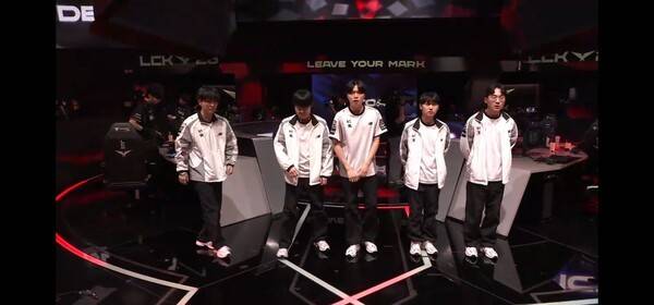 24일 서울 종로구 치지직 롤파크에서 열린 LCK 정규 시즌 경기에서 KT 롤스터가 BNK 피어엑스를 세트스코어 2대0으로 꺾었다. (KT롤스터 & BNK피어엑스 =2:0)./사진=네이버 치지직 라이브영상 캡처