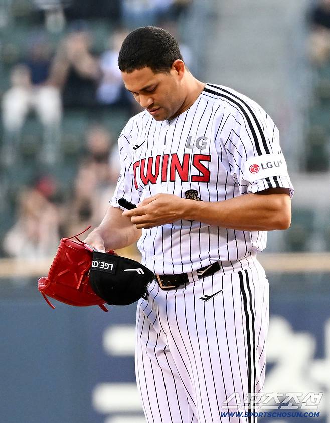 외국인 투수 치리노스 부상으로 선발진에 공백이 생겼다.