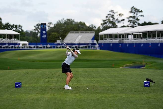 양윤서가 23일(현지 시간) 미 텍사스주 휴스턴의 메모리얼 파크 골프코스에서 열린 미국여자프로골프(LPGA) 셰브론 챔피언십 첫날 15번 홀에서 티샷하고 있다. 양윤서는 3언더파 69타 공동 8위에 이름을 올렸다.뉴시스
