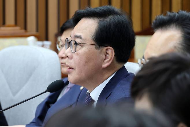 송언석 국민의힘 원내대표가 24일 국회에서 열린 원내대책회의에서 발언하고 있다. 연합뉴스