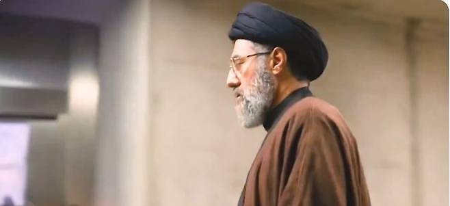 [서울=뉴시스] 도널드 트럼프 미국 행정부가 이란의 내부 분열 때문에 전쟁이 장기화되고 있다며 책임 공세를 이어가자, 이란 수뇌부가 정권 안정성을 과시하는 단결 메시지를 냈다. 2026.04.24, *재판매 및 DB 금지