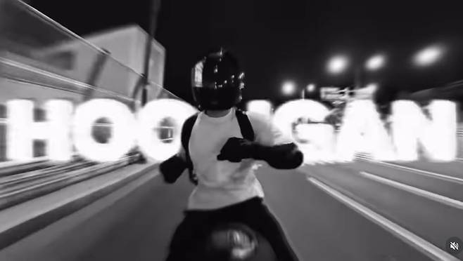 BTS정국, 심야 바이크 도심 질주 영상 글로벌팬 마음 흔들다.. 하루만에 8400만뷰 [K-EYES]