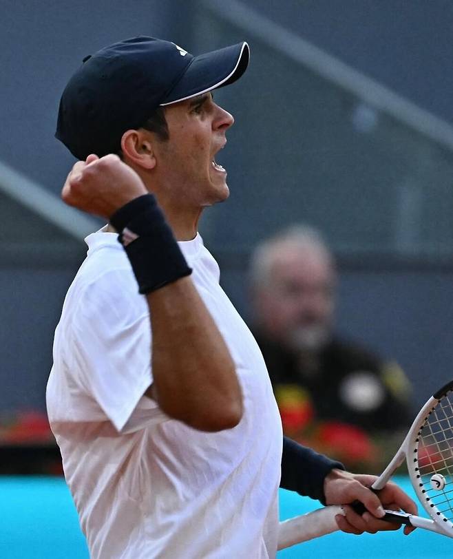 세계 8위 알렉스 드 미노를 물리친 라파엘 호다르. ATP 투어