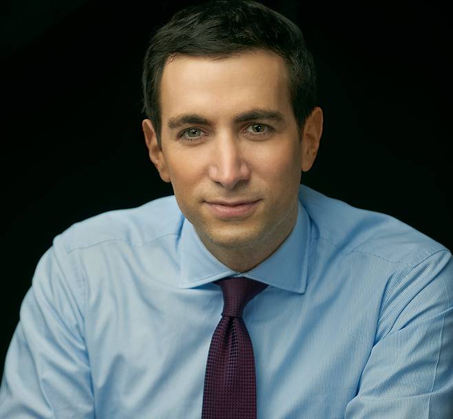 뉴욕타임스 저널리스트이자 CNBC 앵커인 앤드루 로스 소킨