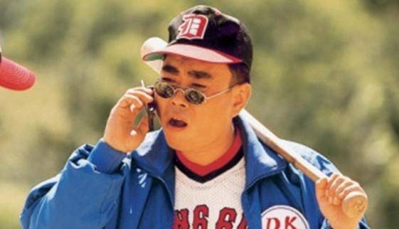 여균동 감독은 영화 '박봉곤 가출사건'에서 박봉곤의 남편인, 괴팍한 야구감독을 연기했다. 영화세상 제공