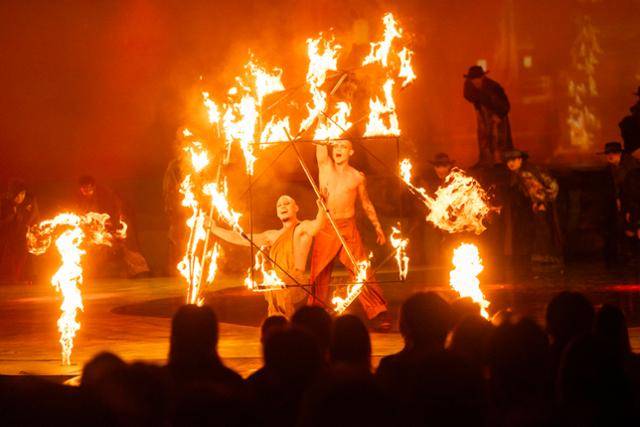 에버랜드가 서크 엘루아즈와 협업한 신규 서커스 공연 '윙즈 오브 메모리'의 한 장면. 삼성물산 리조트부문 제공