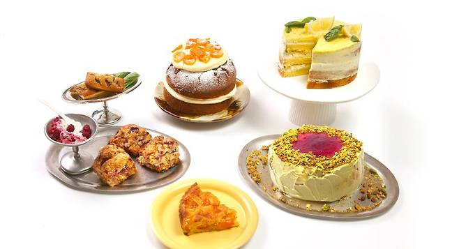 고운정 대표가 지글지글클럽 '요리를 배워요' 시즌 베이킹에서 선보이는 메뉴들, 금귤과 레몬, 바질, 라즈베리 등을 활용해 스콘부터 빅토리아 케이크까지 다양한 디저트 만드는 법을 알려준다. 사진 지글지글클럽