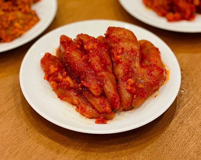 속초 ‘김송순아마이젓갈’의 전통적 명란젓. [사진 박상현]