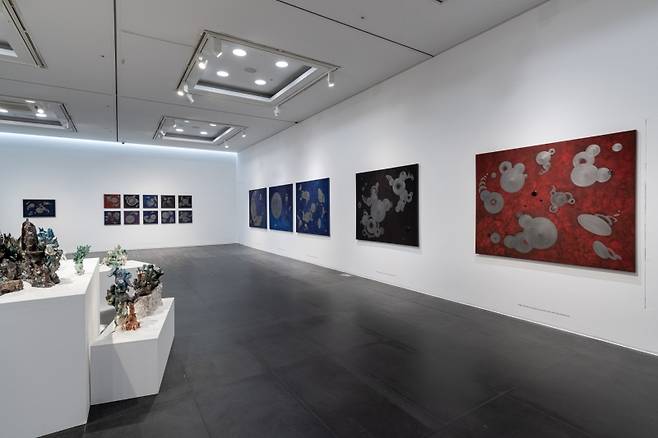 ▲ '윤세영X오세린: 조금 다른 세상에서' 전시장