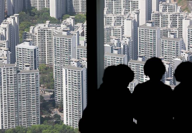 서울 송파구 롯데월드타워에서 바라본 아파트의 모습. [연합뉴스]