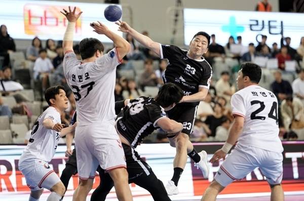 사진 SK호크스 김동철의 점프슛