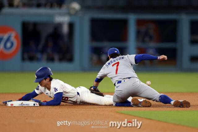 김혜성이 25일 컵스전에서 2루 도루에 성공하고 있다./게티이미지코리아