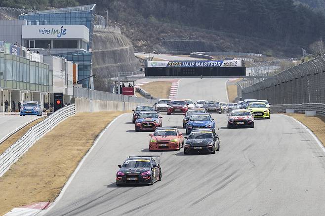 인제 GT 마스터즈의 2025시즌 스타트 장면. 사진 제공=인제 GT 마스터즈