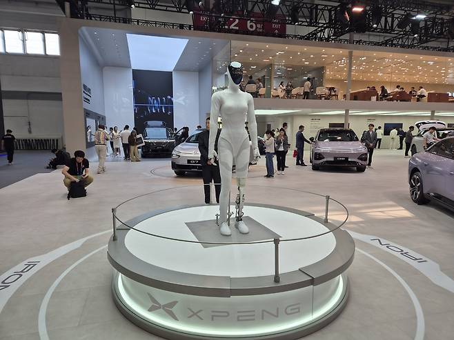 샤오펑이 전시한 휴머노이드 로봇 [촬영 홍규빈]