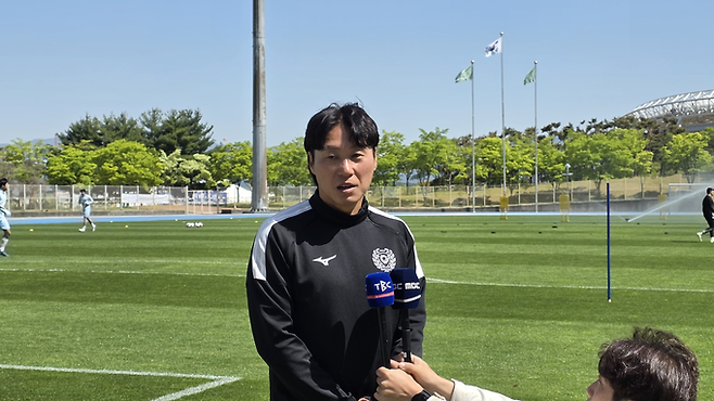 ▲ 대구FC 최성용 감독이 24일 대구스타디움 보조경기장에서 공동인터뷰를 진행하고 있다. 김산호 기자.