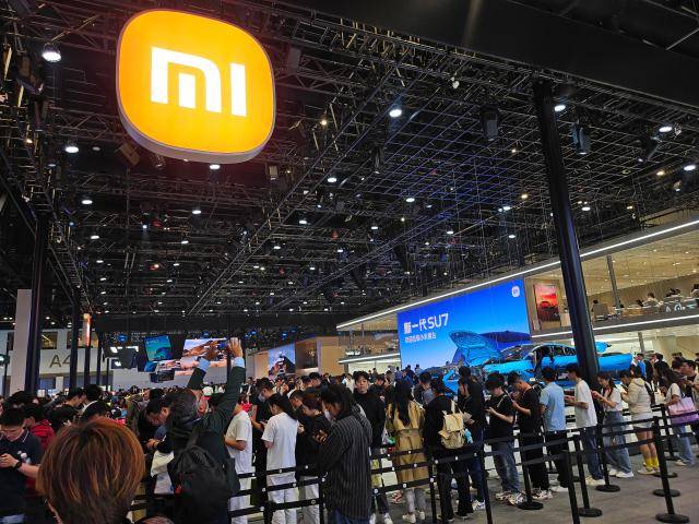 모터쇼 샤오미 부스를 입장을 위해 대기중인 행렬[사진=한지연 기자]