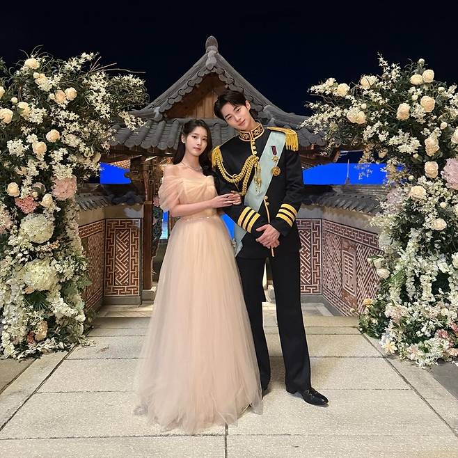 아이유-변우석. 아이유 SNS.