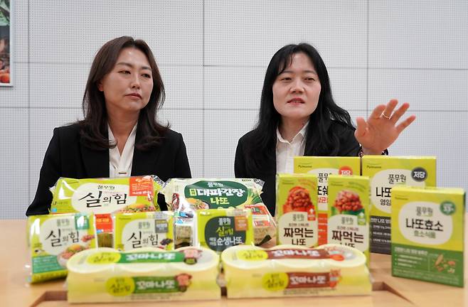 (왼쪽부터) 풀무원의 권도영 연구원(팀장)과 백혜정 마케팅본부 CM(Category Manager·팀장)이 지난 20일 조선비즈와 인터뷰를 하고 있다./풀무원 제공