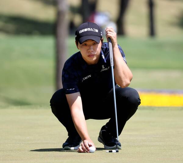 2026년 한국프로골프(KPGA) 투어 우리금융 챔피언십 우승을 차지한 최찬 프로가 최종라운드에서 경기하는 모습이다. 사진제공=KPGA (사진을 무단으로 사용하지 마십시오.)