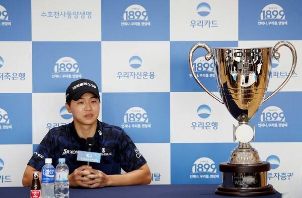 2026년 한국프로골프(KPGA) 투어 우리금융 챔피언십 우승을 차지한 최찬 프로가 우승 인터뷰 하는 모습이다. 사진제공=KPGA (사진을 무단으로 사용하지 마십시오.)