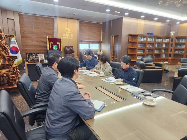 지난 22일 고용노동부 양산지청 권구형 지청장 등이 양산시농수산물종합유통센터를 방문해 임금 체불 긴급 점검에 나섰다. 고용노동부 양산지청 제공