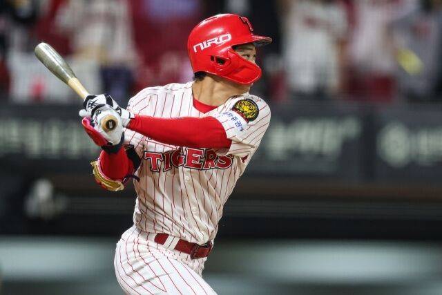 KIA 박재현이 24일 광주 KIA챔피언스필드에서 열린 롯데 자이언츠와의 홈 경기서 타격하고 있다./KIA 타이거즈 제공