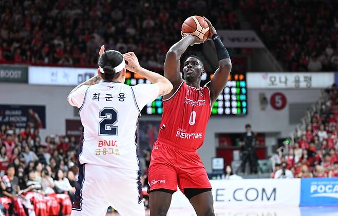 정관장 오브라이언트의 슛 [KBL 제공. 재판매 및 DB 금지]