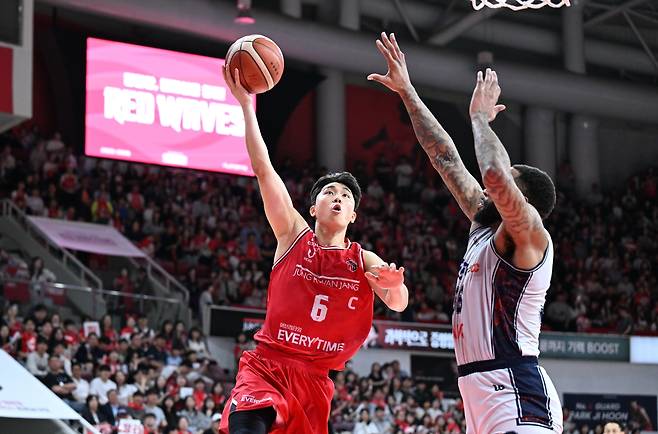 정관장 박지훈(6번) [KBL 제공. 재판매 및 DB 금지]