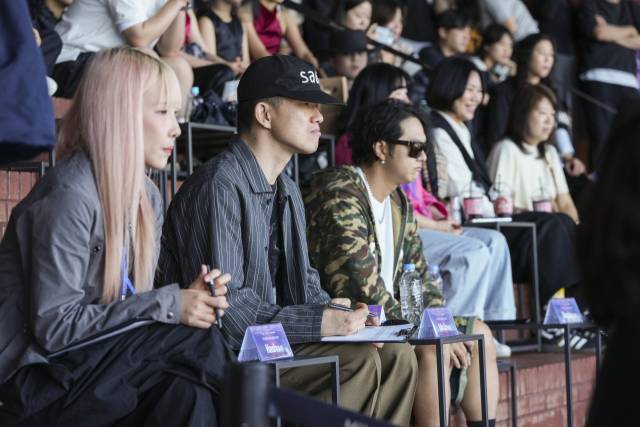 '2026부산스텝업댄스페스티벌' 첫날 주니어와 댄스 퍼포먼스 월드 챔피언십 심사를 맡은 해쉬·모비·두부(왼쪽부터). 청년문화진흥협회 제공