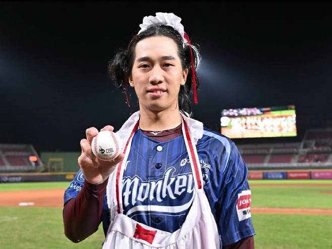 사진출처=라쿠텐 몽키스 SNS