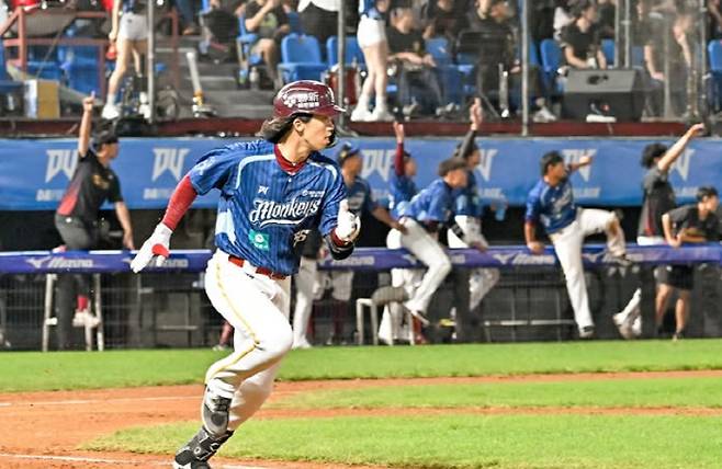 사진출처=라쿠텐 몽키스 SNS