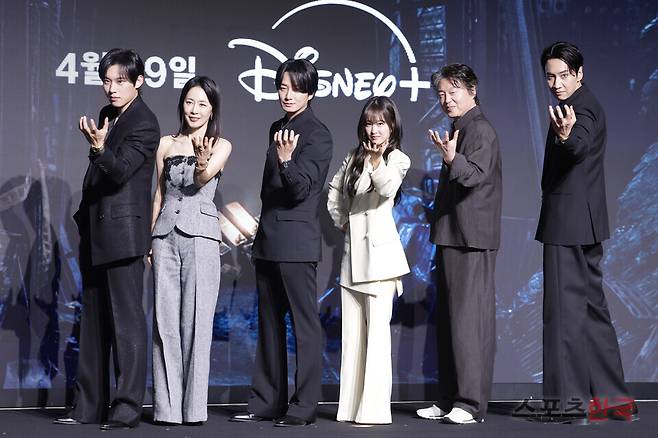 디즈니+ 오리지널 시리즈 '골드랜드' 제작발표회에 참석한 김성철, 문정희, 이현욱, 박보영, 김희원, 이광수.&nbsp; 2026.4.27 ⓒ이혜영 기자 lhy@hankooki.com