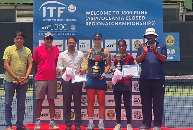 인도 푸네에서 열린 J300 여자 단식에서 우승한 심시연.&nbsp;