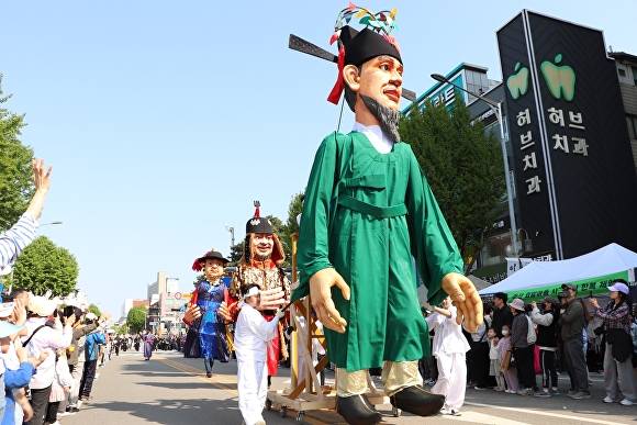 지난해 아산 성웅 이순신축제 이순신장군 일대기 행렬 [사진=아산시]