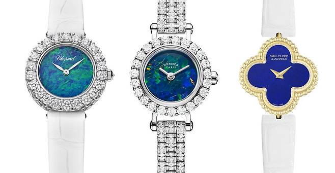 (왼쪽부터) 오팔 다이얼을 탑재한 쇼파드의 '뢰르 뒤 디아망트' 워치와 에르메스의 하이 주얼리 워치인 '포브르', 짙은 블루 톤의 라피스라줄리가 눈에 띄는 반클리프 아펠의 '알함브라' 워치 스몰 모델. 사진 각 브랜드