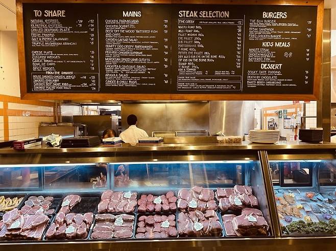 손님이 스테이크 고기를 직접 고르는 코너 ⓒ류재도