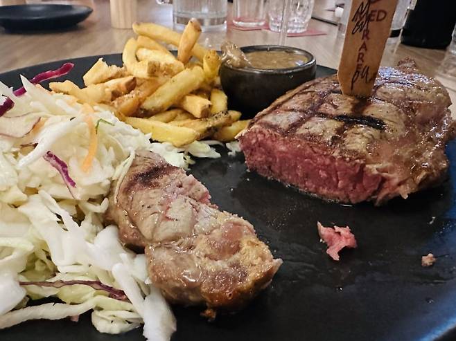 티스 앵거스 목초육 포터하우스 스테이크 단면 ⓒ류재도